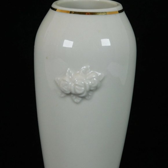 Lenox Rosebud Collection 5.875" tall Bud Vase Sculpted Porcelain Gold Trim Foot - Picture 5 of 8